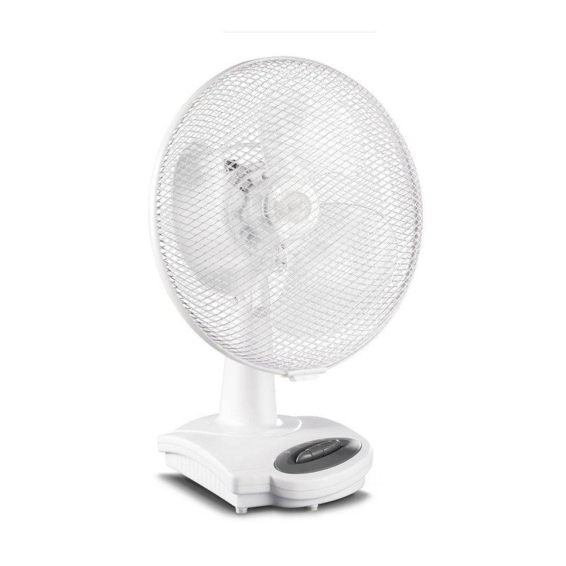 Ventilateur électrique avec grille ronde et base blanche et bouton de réglage au premier plan.