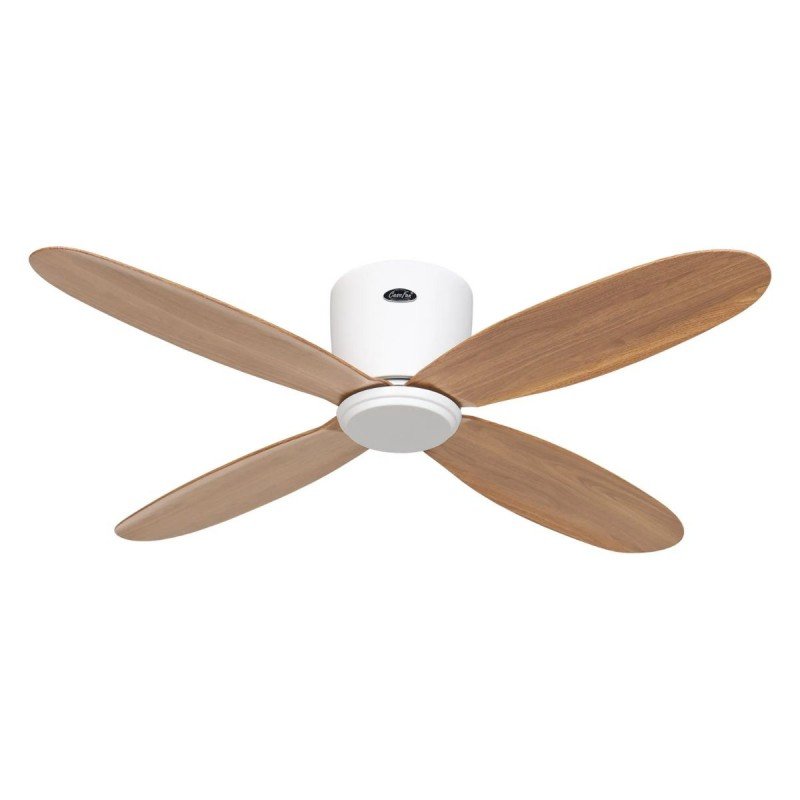 Ventilateur de plafond blanc à quatre pales en bois naturel, design moderne adapté aux espaces commerciaux. réglementation ventilation salle de restaurant intégrée.