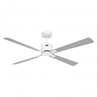 Ventilateur de plafond blanc avec quatre pales et télécommande non visible, installation moderne.